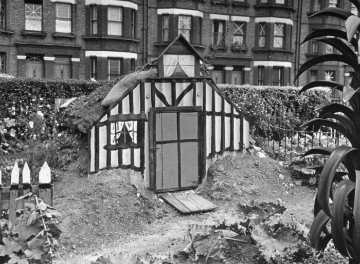 During World War II The Anderson Shelter Was Very Popular (17 pics)