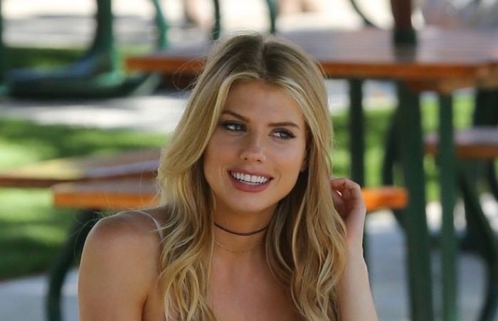 Charlotte McKinney Steps Out In Public In A Revealing Shirt (4 pics)