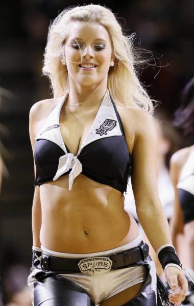 The Hottest Cheerleaders In Basketball Court Work For The NBA (42 pics)