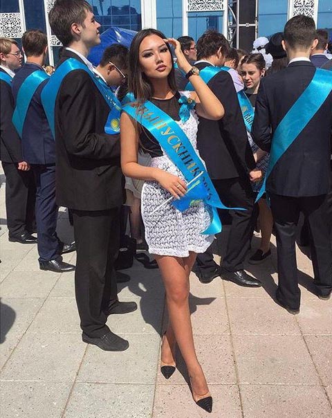 Beautiful Russian Girls Celebrate Graduation Day 29 Pics