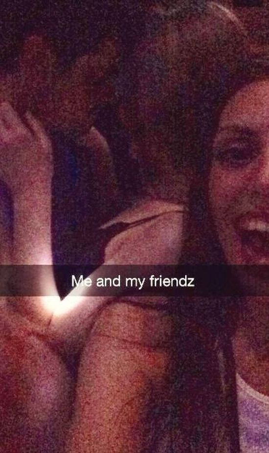 Girl Takes Selfies With Random Couples While They're Making Out (18 pi...