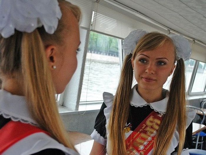 Beautiful Russian Girls Celebrate Graduation Day. Part 2 (26 pics)