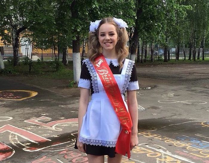 Beautiful Russian Girls Celebrate Graduation Day Part 2 26 Pics