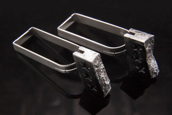 An American Company Is Selling Guns That Were Made From A Meteorite  (17 pics)