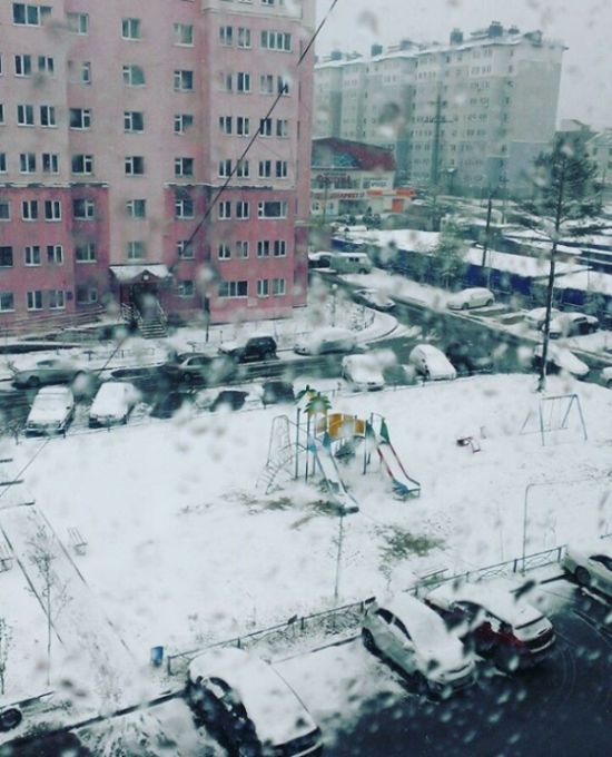 Northern Russia Gets Fresh Snow On The First Day Of Summer (16 pics)