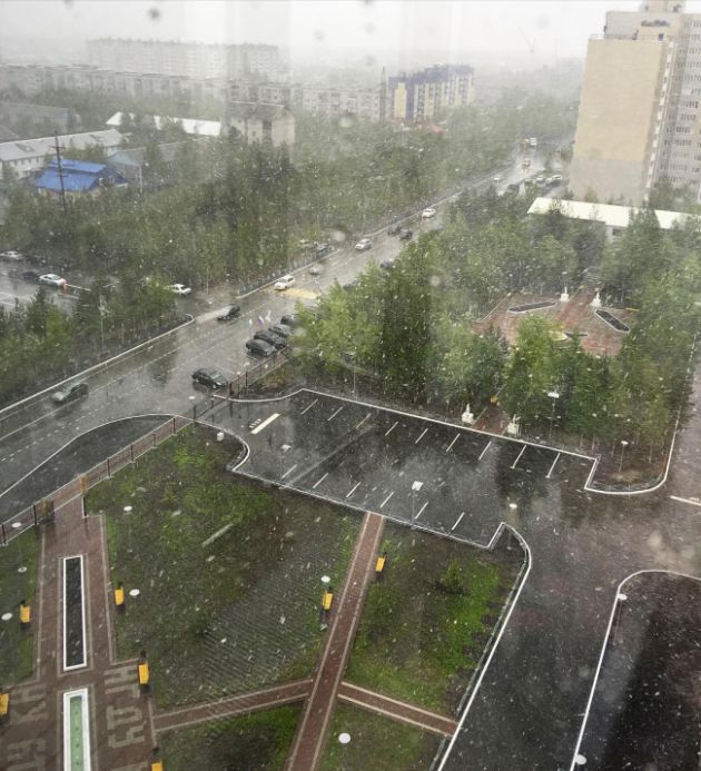 Northern Russia Gets Fresh Snow On The First Day Of Summer (16 pics)