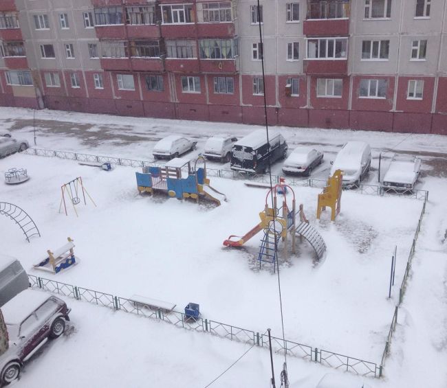 Northern Russia Gets Fresh Snow On The First Day Of Summer (16 pics)