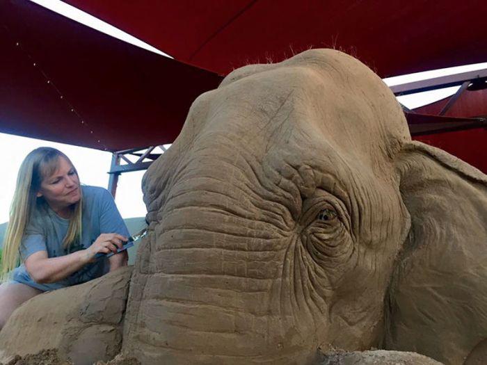 This Incredibly Detailed Elephant Sculpture Will Blow You Away (9 pics)