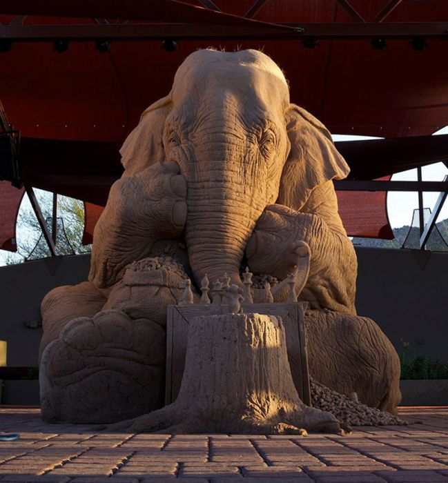 This Incredibly Detailed Elephant Sculpture Will Blow You Away (9 pics)