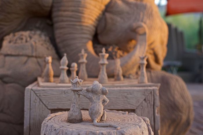 This Incredibly Detailed Elephant Sculpture Will Blow You Away (9 pics)
