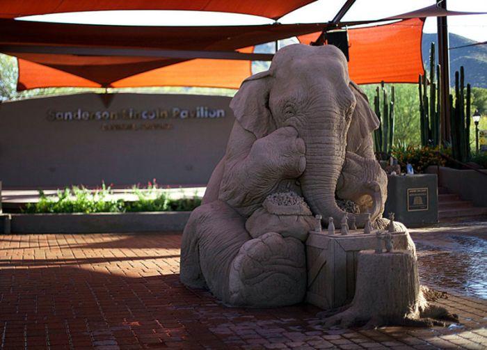 This Incredibly Detailed Elephant Sculpture Will Blow You Away (9 pics)