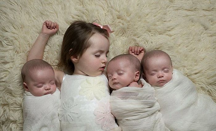 Mom Has Her Hands Full With Genetically Identical Triplets (5 pics)