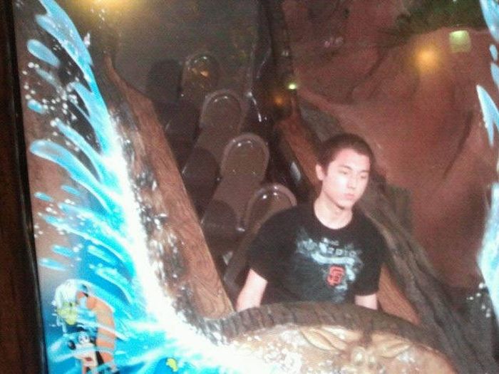 The World Is Cold When You're Forever Alone (42 pics)