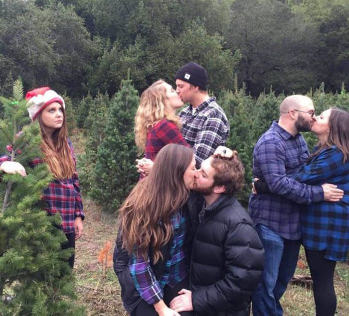 The World Is Cold When You're Forever Alone (42 pics)