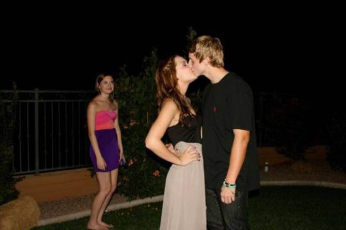 The World Is Cold When You're Forever Alone (42 pics)