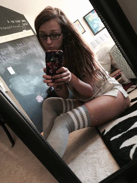 There's Something Very Sexy About Girls In Long Socks (42 pics)