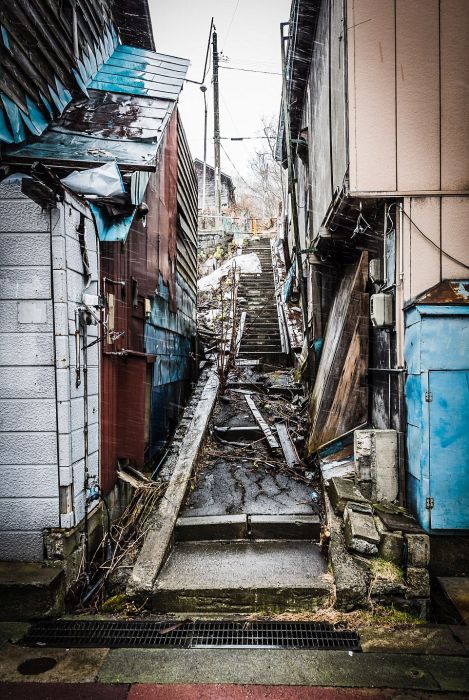 Inside The Japanese Mining City Of Yubari (35 pics)