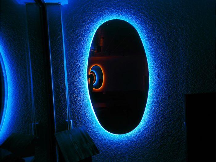 Portal Mirrors Instantly Make Any Room Way Cooler (5 pics + video)