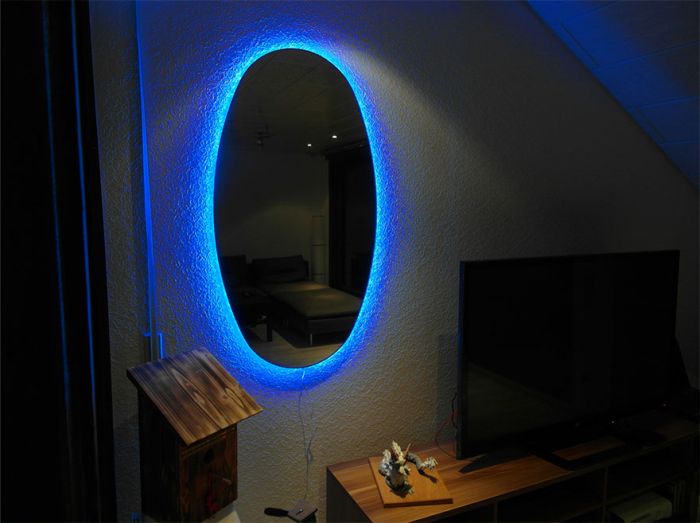 Portal Mirrors Instantly Make Any Room Way Cooler (5 pics + video)