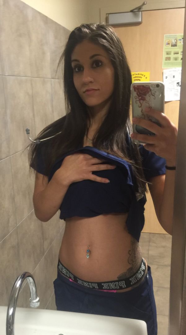 Gorgeous Girls Having A Little Fun At Work (30 pics)