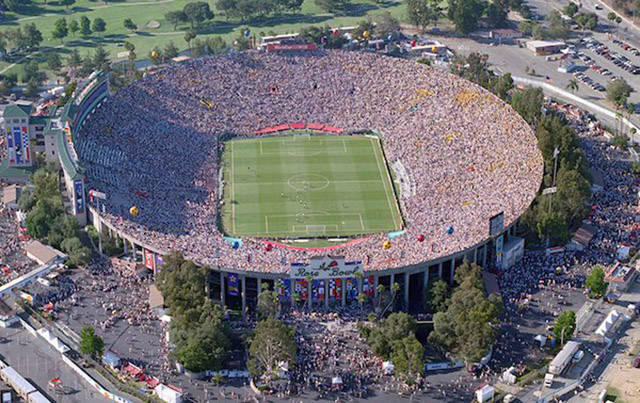 The Biggest Stadiums From All Around The World (20 pics)