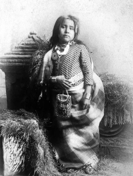 Incredible Portraits Of Native American Girls From The 1800s (36 pics)