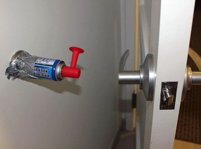 Funny Office Pranks To Help Get You Through The Week (21 pics + 1 gif)
