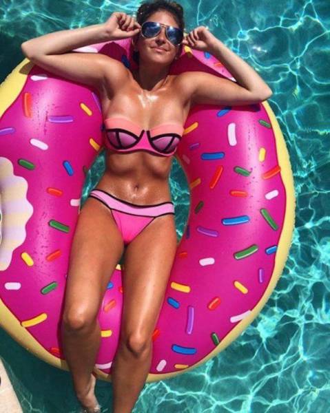 The Beautiful Bikini Babes Brigade Is Here To Say Hello (54 pics)