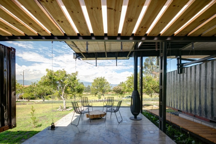 Awesome Looking Pictures From A Cargo Container House In Ecuador (25 pics)