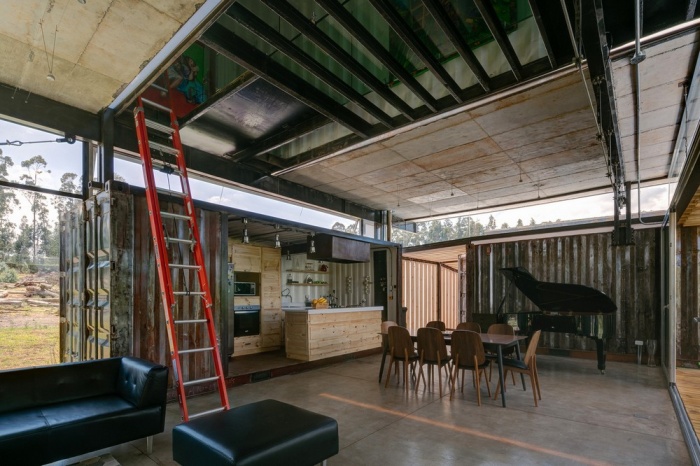 Awesome Looking Pictures From A Cargo Container House In Ecuador (25 pics)