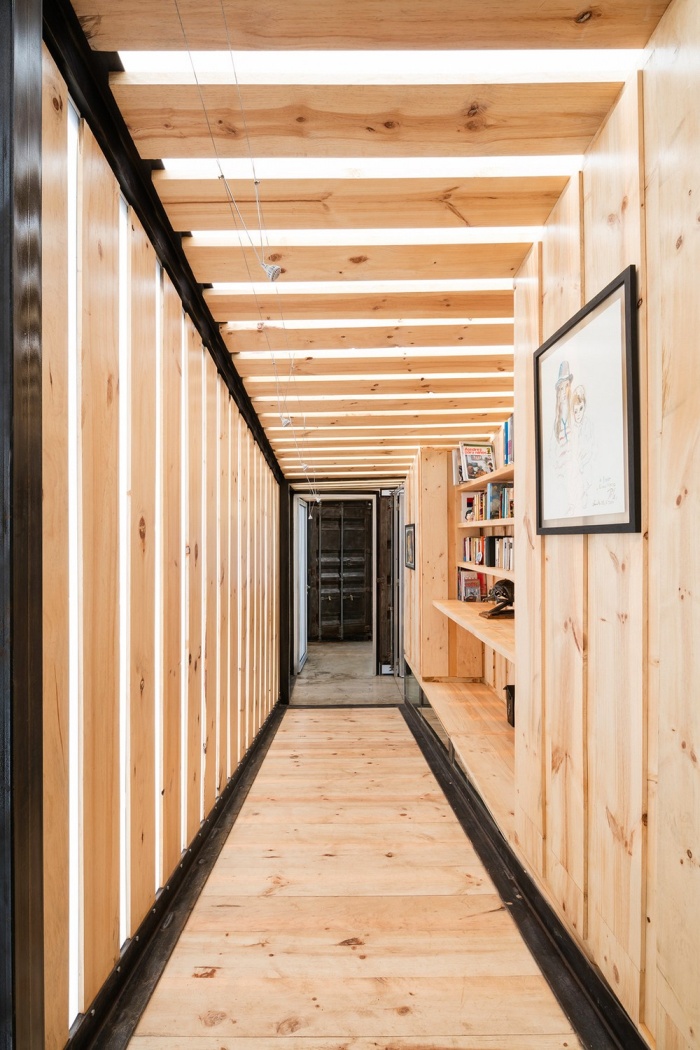 Awesome Looking Pictures From A Cargo Container House In Ecuador (25 pics)