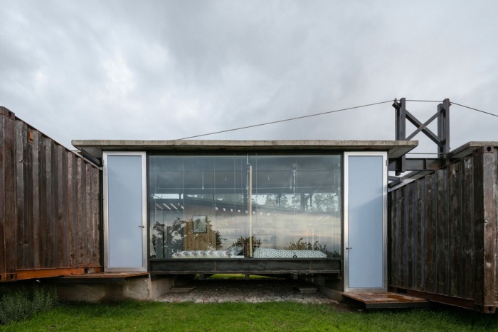 Awesome Looking Pictures From A Cargo Container House In Ecuador (25 pics)