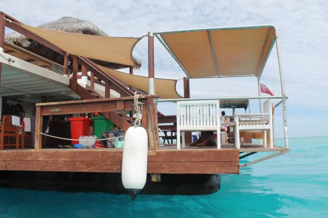 Fiji Is Home To An Incredible Floating Bar And Pizzeria (55 pics)