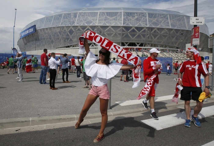 Passionate Soccer Fans From Different Countries Around The World (35 pics)