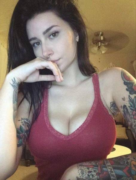 The World Would Be An Awful Place If Busty Babes Didn't Exist (46 pics)
