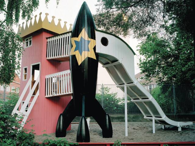 The Most Epic Playgrounds In The History Of Playgrounds (16 pics)