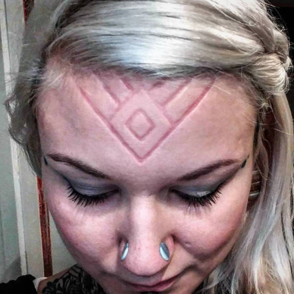 People Who Made Extreme Modifications To Their Own Bodies (46 pics)