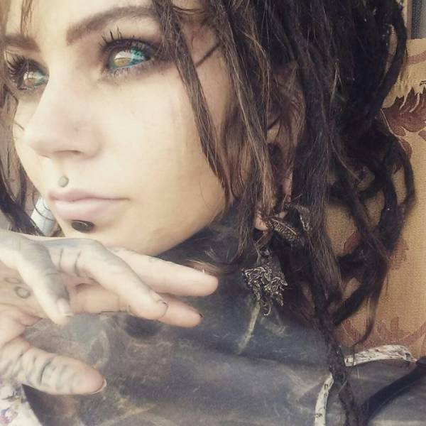 People Who Made Extreme Modifications To Their Own Bodies (46 pics)