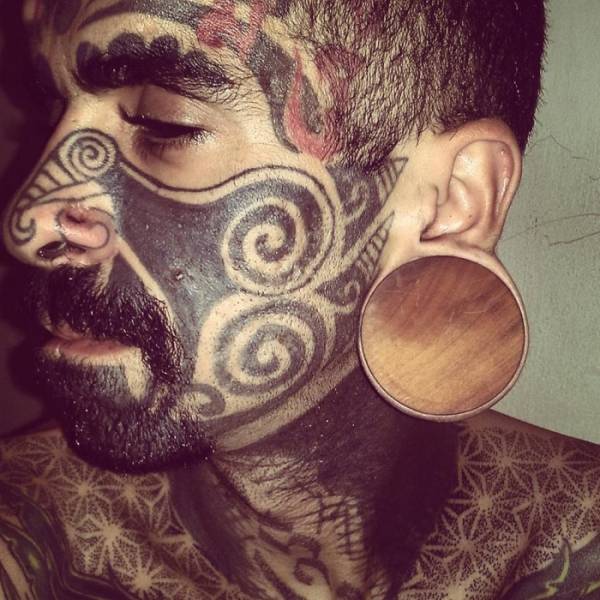 People Who Made Extreme Modifications To Their Own Bodies (46 pics)