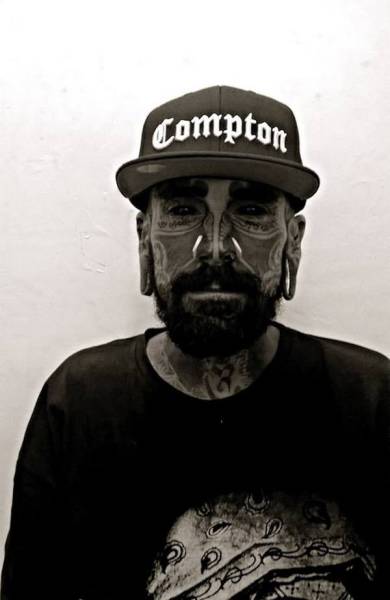 People Who Made Extreme Modifications To Their Own Bodies (46 pics)