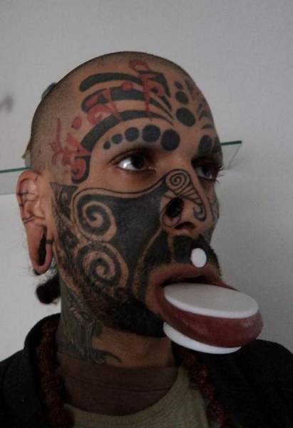 People Who Made Extreme Modifications To Their Own Bodies (46 pics)
