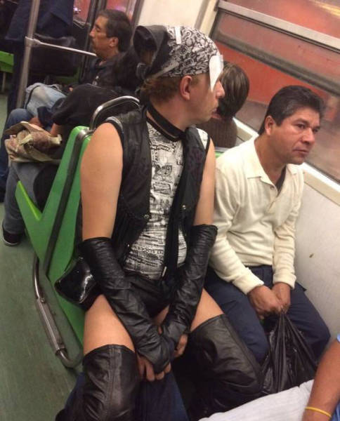 Awkward Life Moments That Just Can't Be Explained (43 pics)