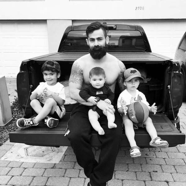 Happy Photos Of Fathers Spending Time With Their Kids (130 pics)