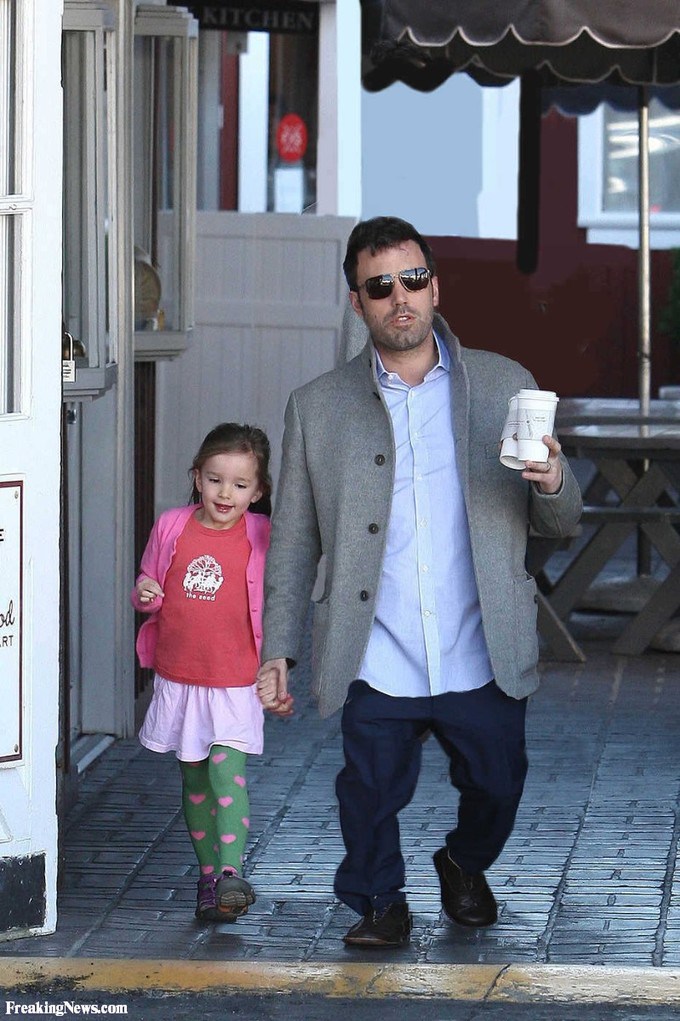 Celebrities Look Bizarre When You Change The Size Of Their Legs (17  pics)