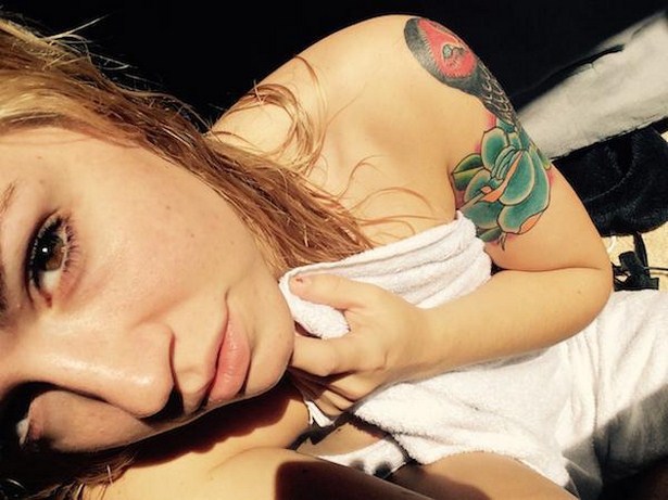 Hot Girls Show Off Their Wild Side With Sexy Selfies (32 pics)