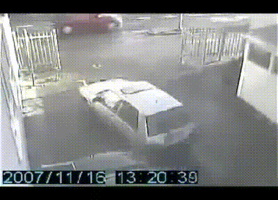 Epic Driving Fails That Will Make You Want To Stay Off The Road (12 gifs)