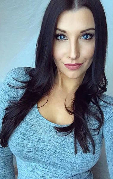 Amber Balcaen Is The Sexiest NASCAR Driver On The Track (28 pics)