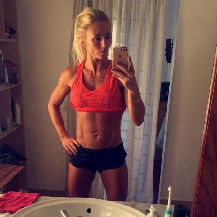 It Only Took 11 Months For This Model To Get Back Into Shape After Giving Birth (10 pics)