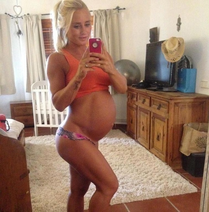 It Only Took 11 Months For This Model To Get Back Into Shape After Giving Birth (10 pics)