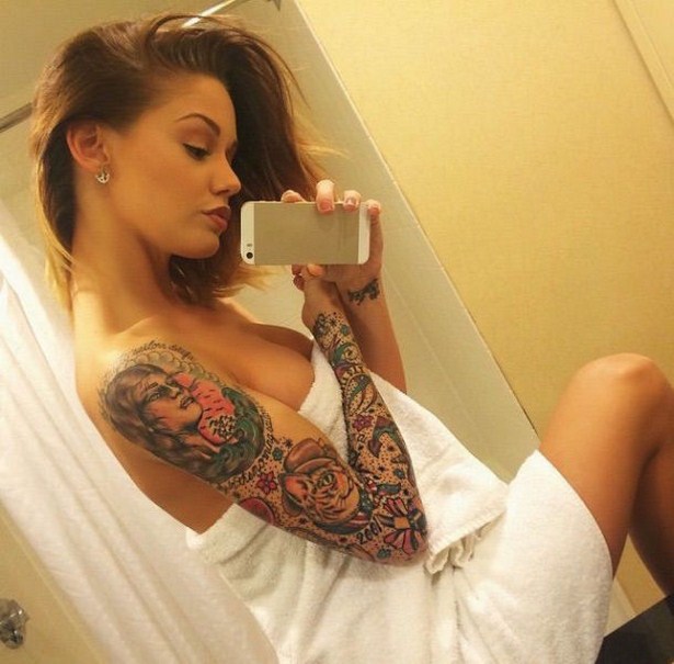 Sexy Girls With Tattoos Are A Work Of Art (30 pics)